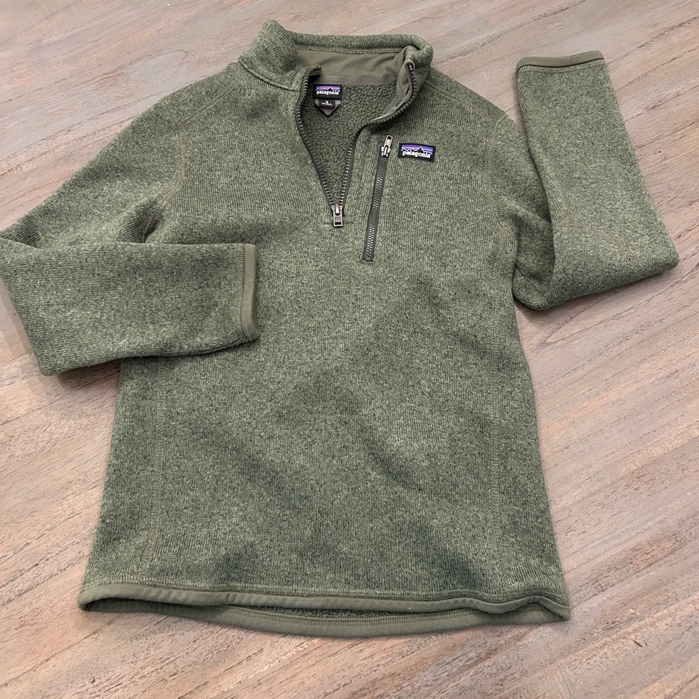Boys Patagonia 1/4 zip pullover over
